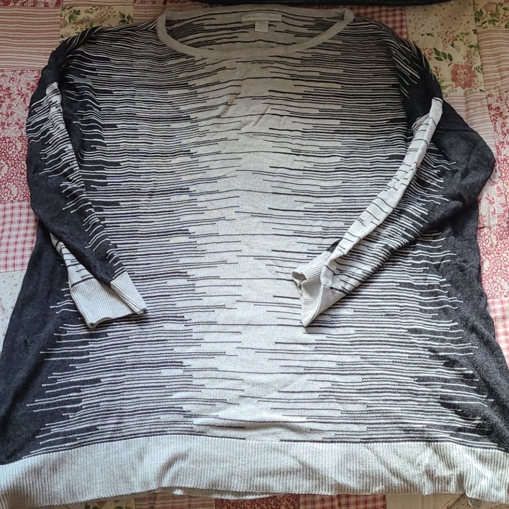 Sweater - Picture 4 of 8